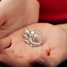 Серебряная брошь с жемчужиной и фианитом 16152 от ювелирного магазина Оникс - 1