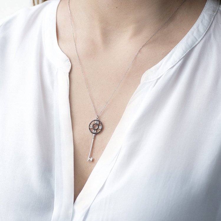 Срібне кольє "Ключик" з чорними фіанітами 18474 від ювелірного магазину Онікс - 5