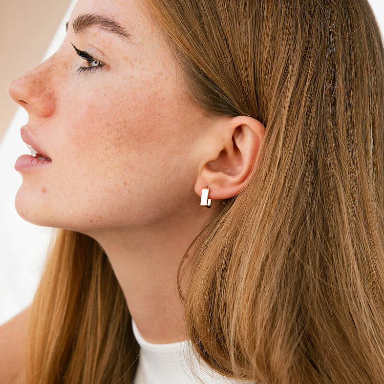 Прямоугольные серьги "Lydia" (красное золото) с09189 от ювелирного магазина Оникс - 1