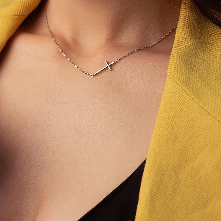 Серебряное колье "Крестик" 1094 от ювелирного магазина Оникс