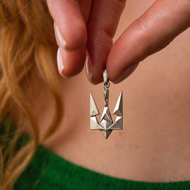 Кулон "Герб України - Тризуб" у сріблі 133154 від ювелірного магазину Онікс - 2