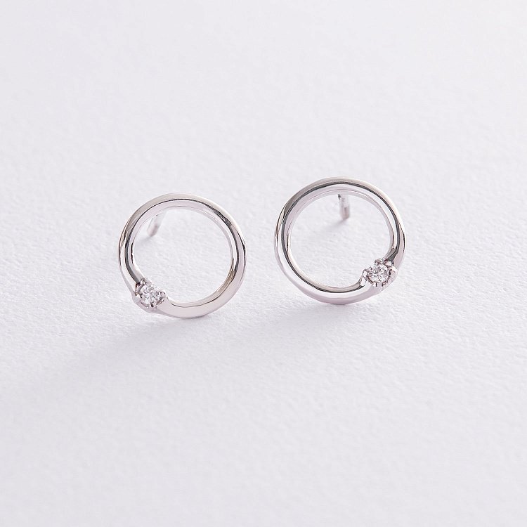 Сережки - пусети "Удача" в білому золоті (фіаніти) с06915 від ювелірного магазину Онікс