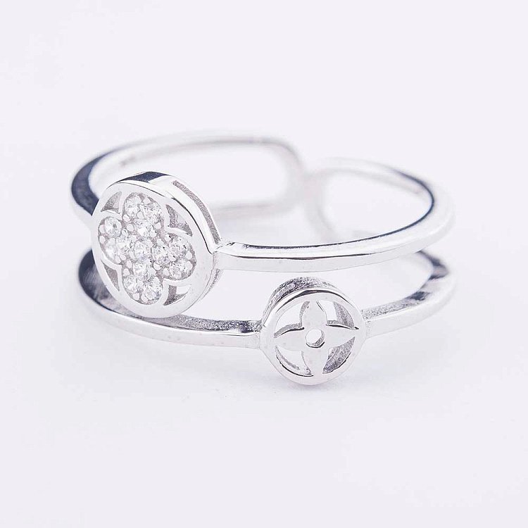 Срібний перстень "Конюшина" з фіанітами 111822 від ювелірного магазину Онікс - 2