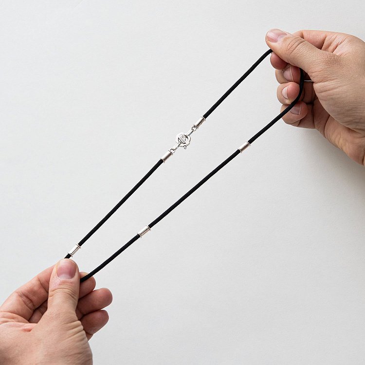 Шовковий шнурок зі срібною застібкою Ш0034-4в/д3 від ювелірного магазину Онікс - 1