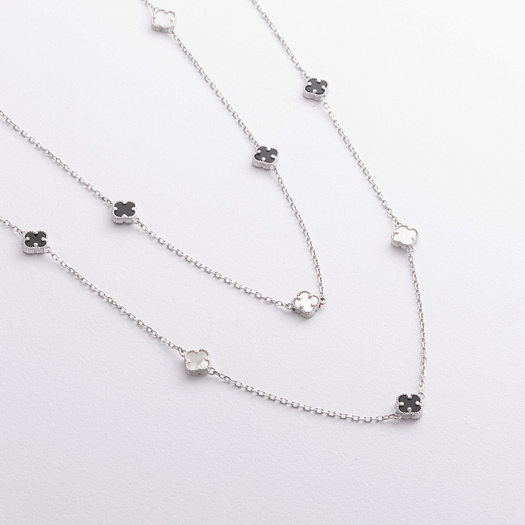 Серебряное колье "Клевер" (оникс, перламутр) 181351 от ювелирного магазина Оникс