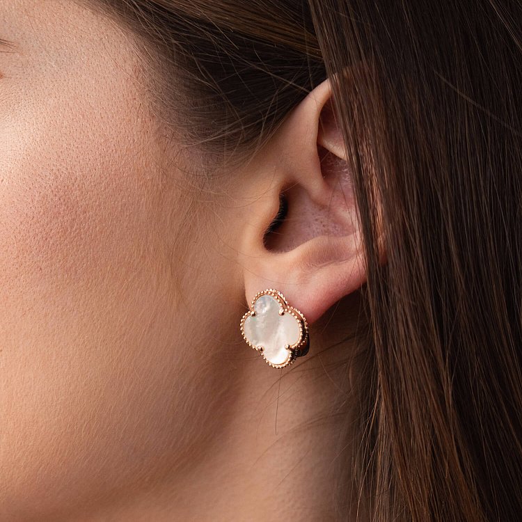 Серьги "Клевер" в красном золоте (перламутр) с07909 от ювелирного магазина Оникс - 4