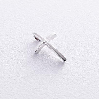 Крестик в белом золоте с бриллиантом пб0318м