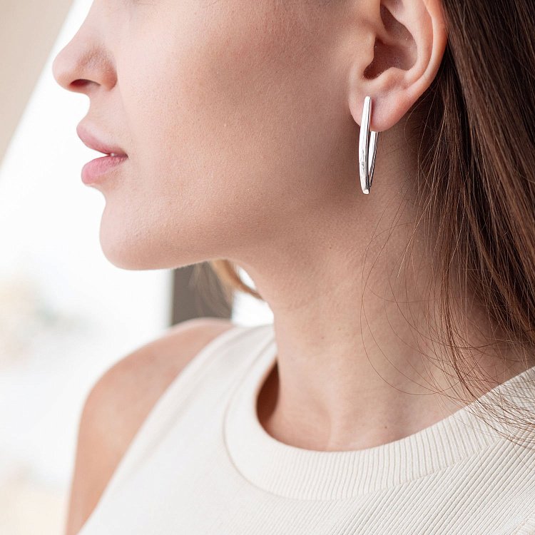 Срібні сережки Мінімалізм 122985 від ювелірного магазину Онікс - 1