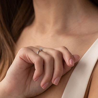 Золотое помолвочное кольцо (куб. циркон Swarovski) к06300 №4