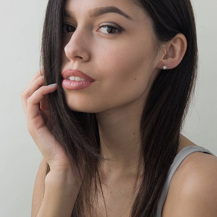 Золоті сережки-пусети з діамантами е0598б від ювелірного магазину Онікс - 3