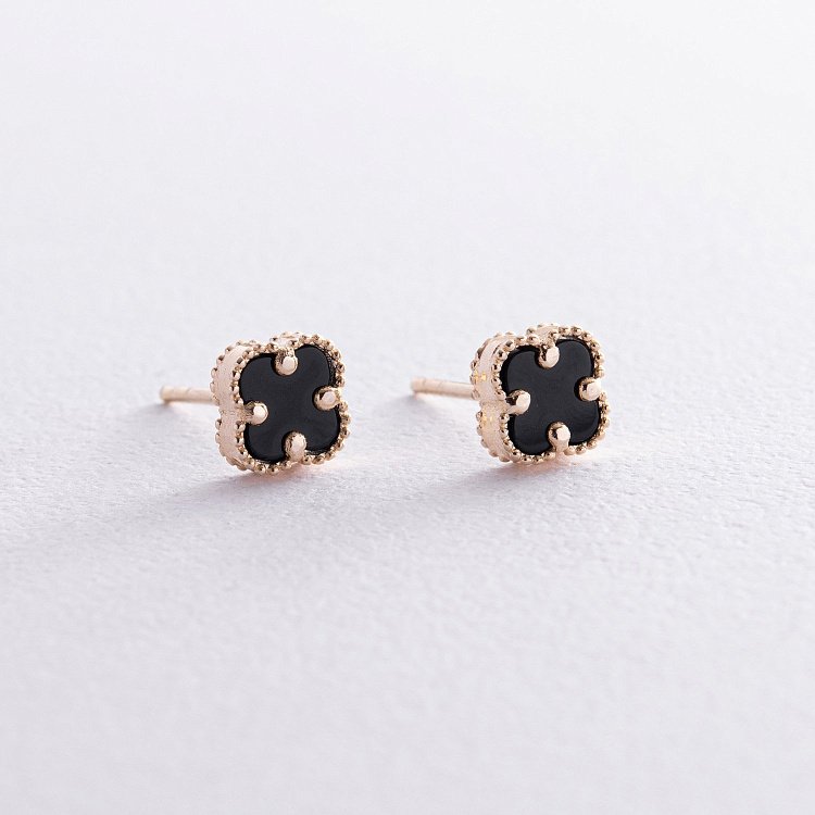 Сережки - пусети "Конюшина" з оніксом mini (жовте золото) с08405 від ювелірного магазину Онікс