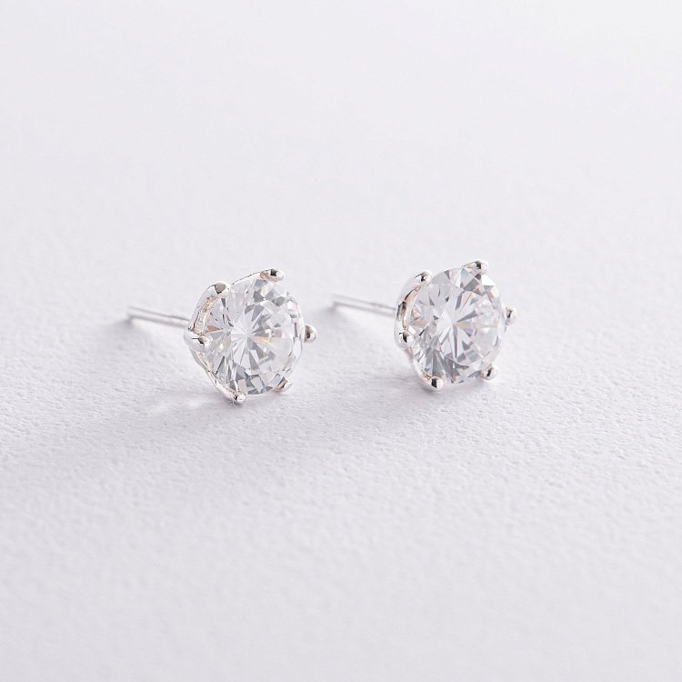 Серебряные серьги - пусеты с фианитами 121622 от ювелирного магазина Оникс