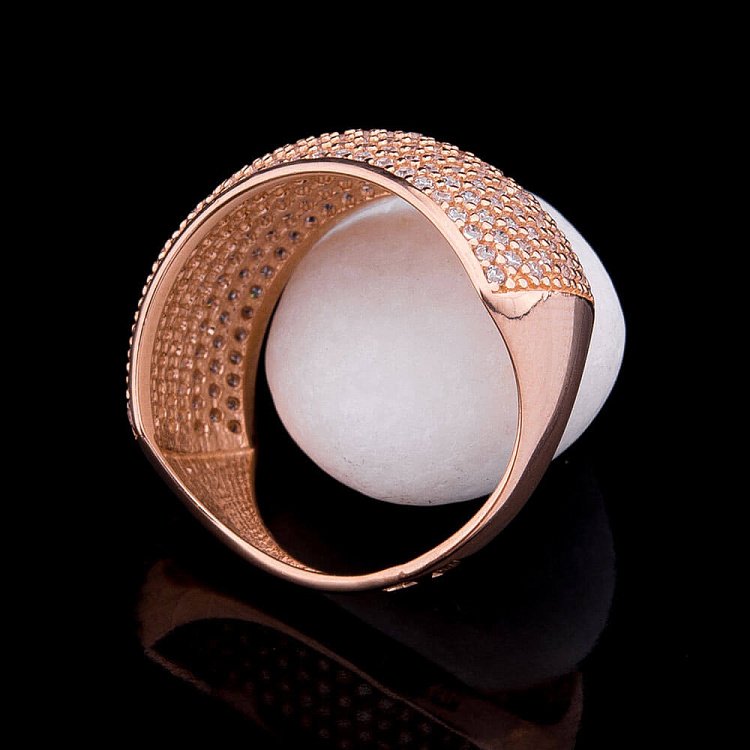 Золотое кольцо с фианитами к03213 от ювелирного магазина Оникс - 1