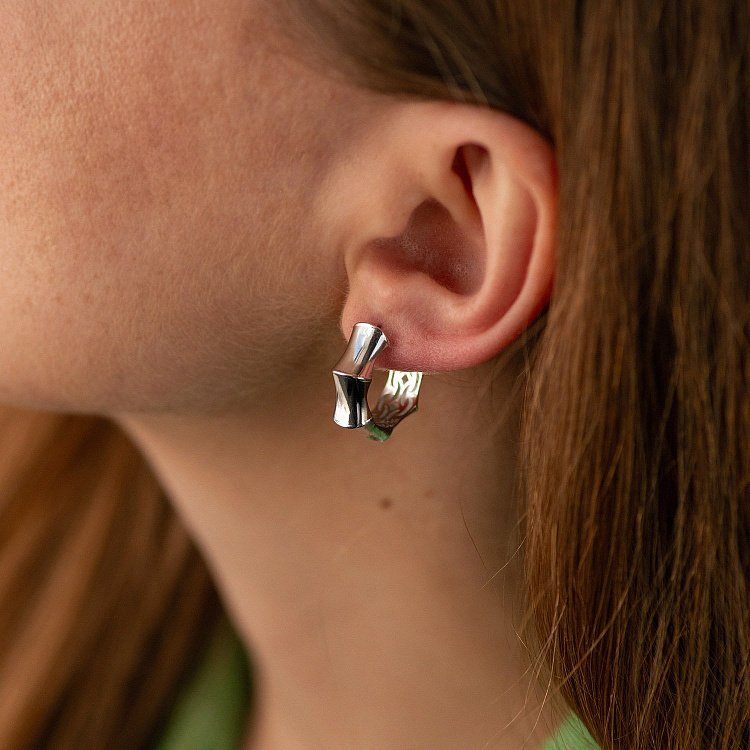 Сережки - кільця "Selesta" у білому золоті с09026 від ювелірного магазину Онікс - 1