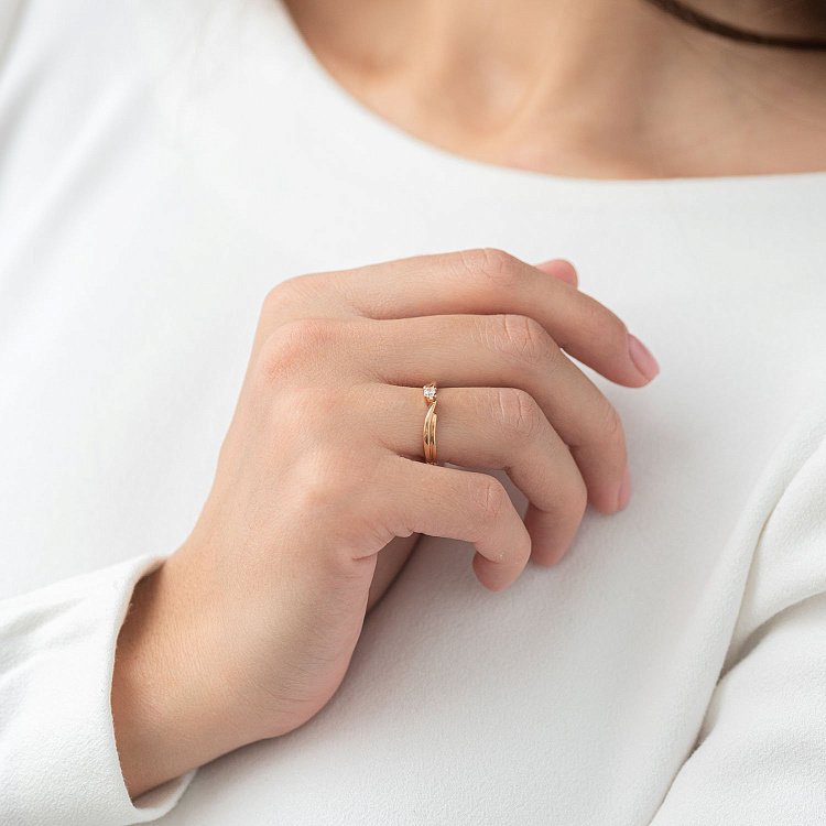 Заручальна каблучка в червоному золоті (фіаніт) к06094 від ювелірного магазину Онікс - 3