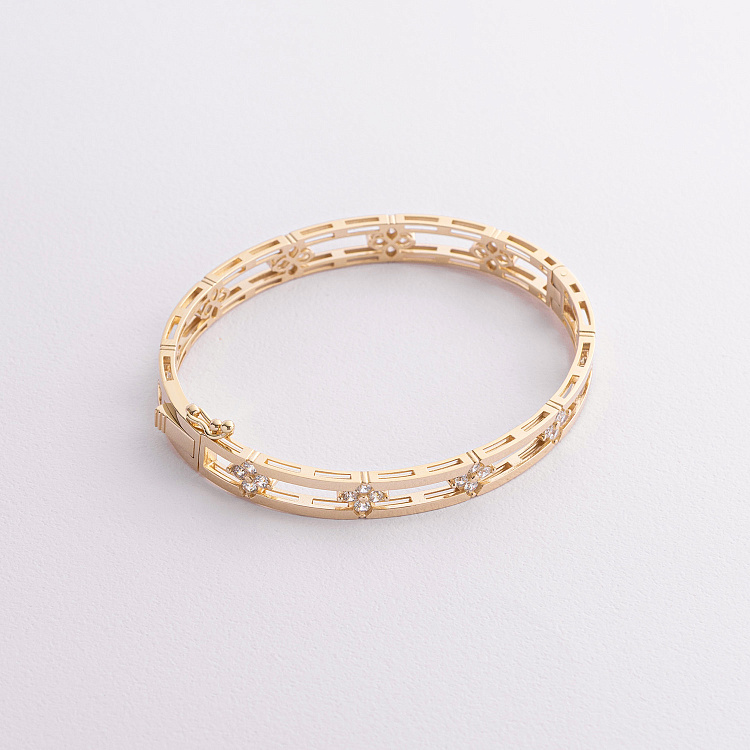 Жесткий браслет "Клевер" в желтом золоте (фианиты) б05745 от ювелирного магазина Оникс - 1