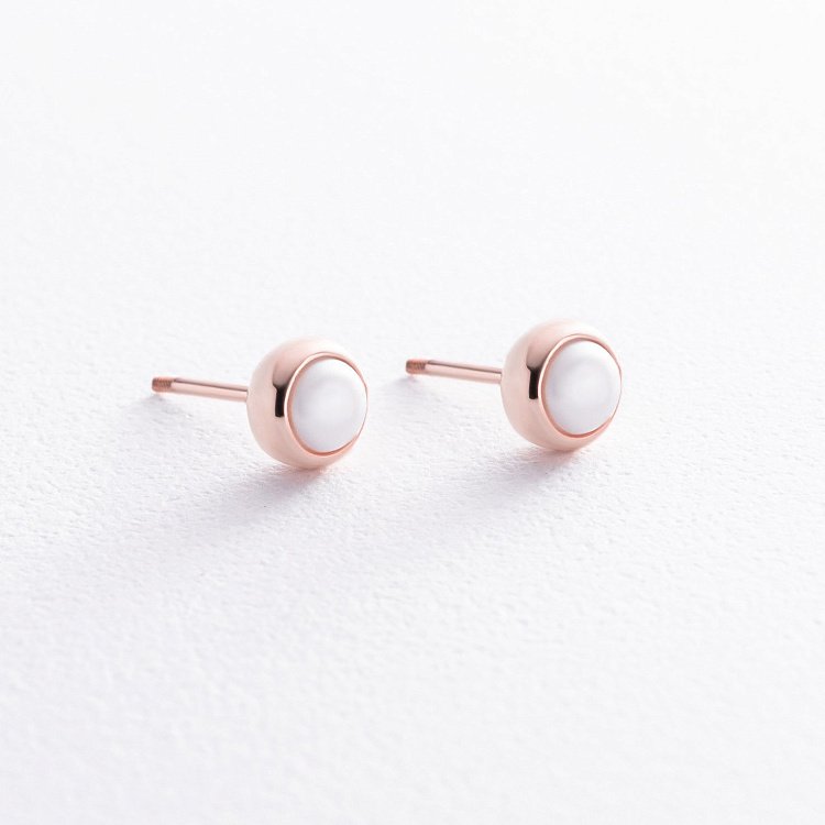 Серьги - пусеты с жемчугом (красное золото) с08503 от ювелирного магазина Оникс