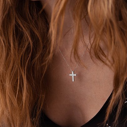 Хрестик у білому золоті з діамантами 125101121 №4