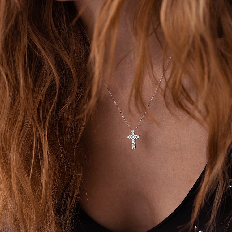 Хрестик у білому золоті з діамантами 125101121 від ювелірного магазину Онікс - 3