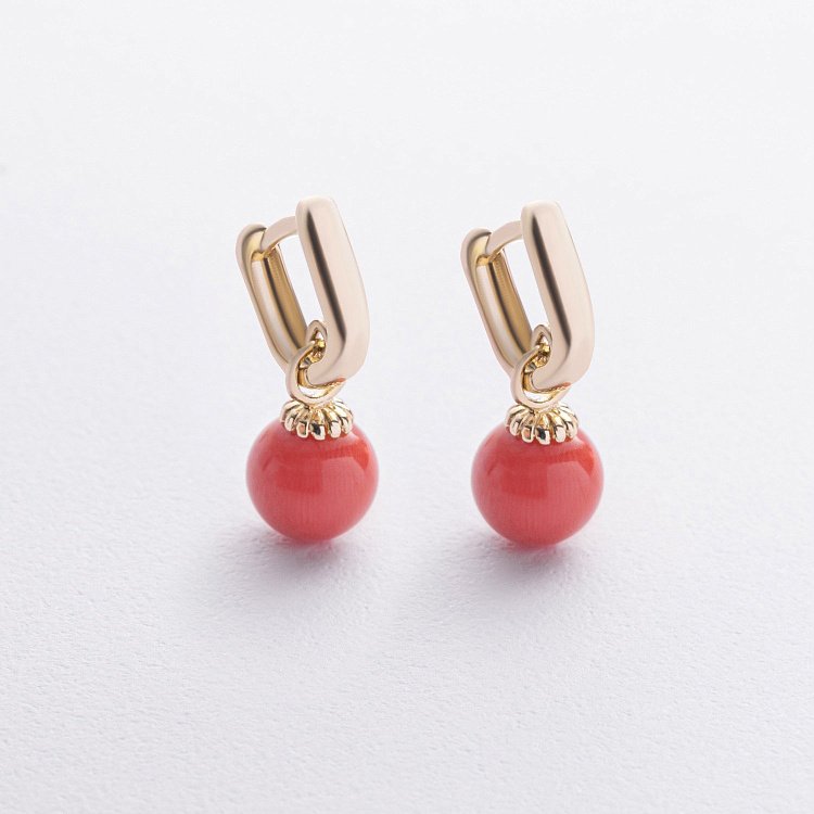 Серьги с кораллом (желтое золото) с08548 от ювелирного магазина Оникс