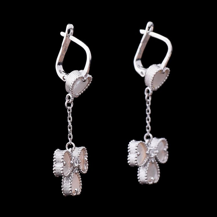 Сережки "Конюшина" (перламутр, родій) 121596 від ювелірного магазину Онікс - 5