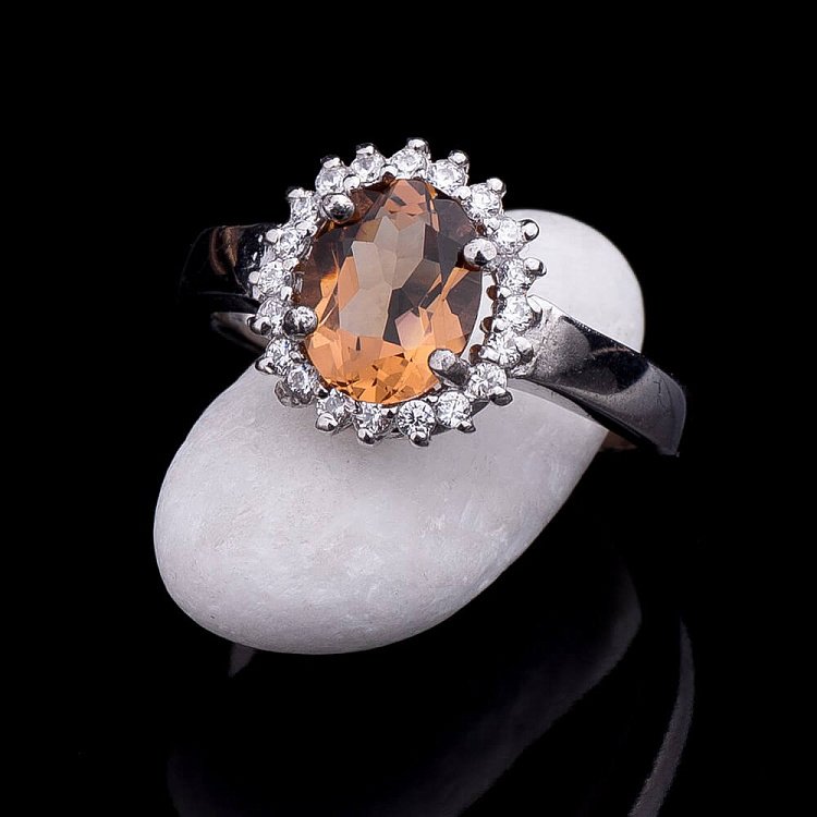 Родований срібний перстень з фіанітами і кварцом 111688 від ювелірного магазину Онікс