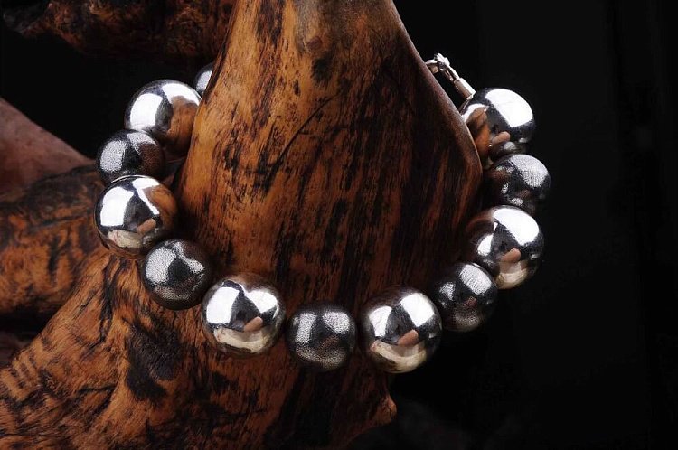 Серебряный браслет с шариками 14162 от ювелирного магазина Оникс - 1