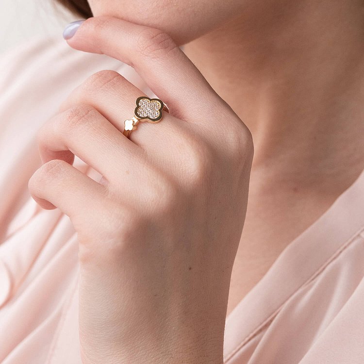 Каблучка "Конюшина" в жовтому золоті (фіаніти) к06989 від ювелірного магазину Онікс - 1