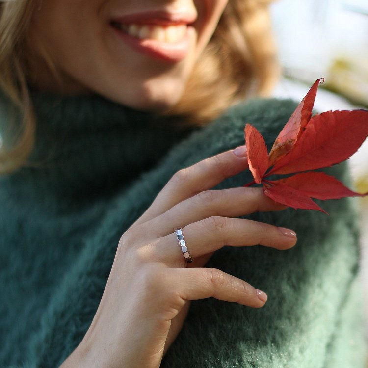 Золотое кольцо без камней к06215 от ювелирного магазина Оникс - 8