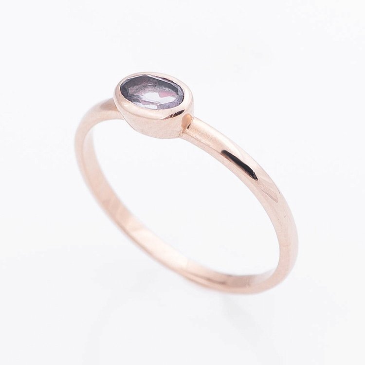 Золотое кольцо с аметистом 02-1434.3.1240 от ювелирного магазина Оникс - 1