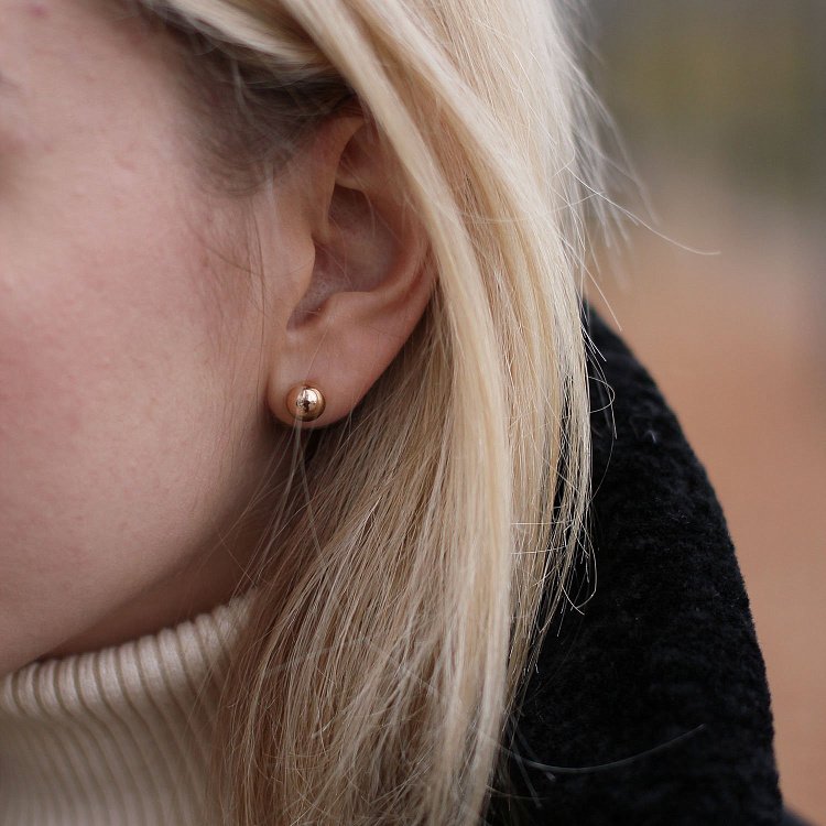 Сережки - пусети "Кульки" у червоному золоті (0.7 см) с06294 від ювелірного магазину Онікс - 6