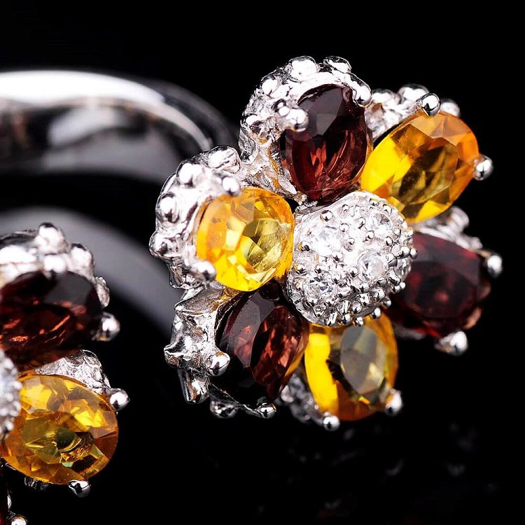 Срібний перстень "Квіточки" 11388 від ювелірного магазину Онікс - 2