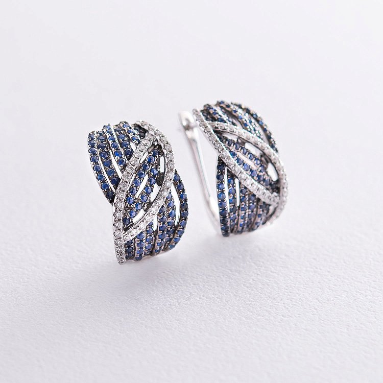 Золотые серьги с бриллиантами и сапфирами с811A1 от ювелирного магазина Оникс