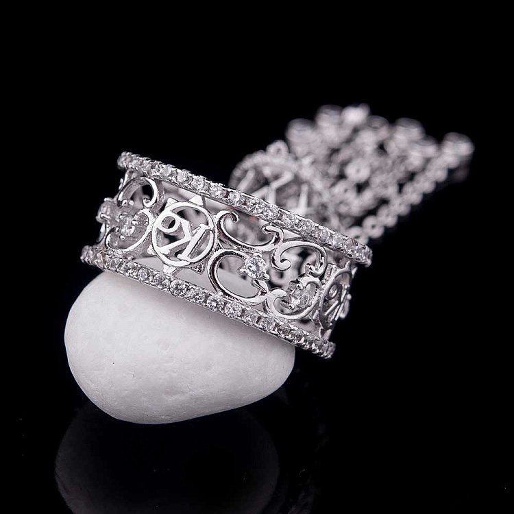 Срібний перстень з фіанітами 111810 від ювелірного магазину Онікс - 1