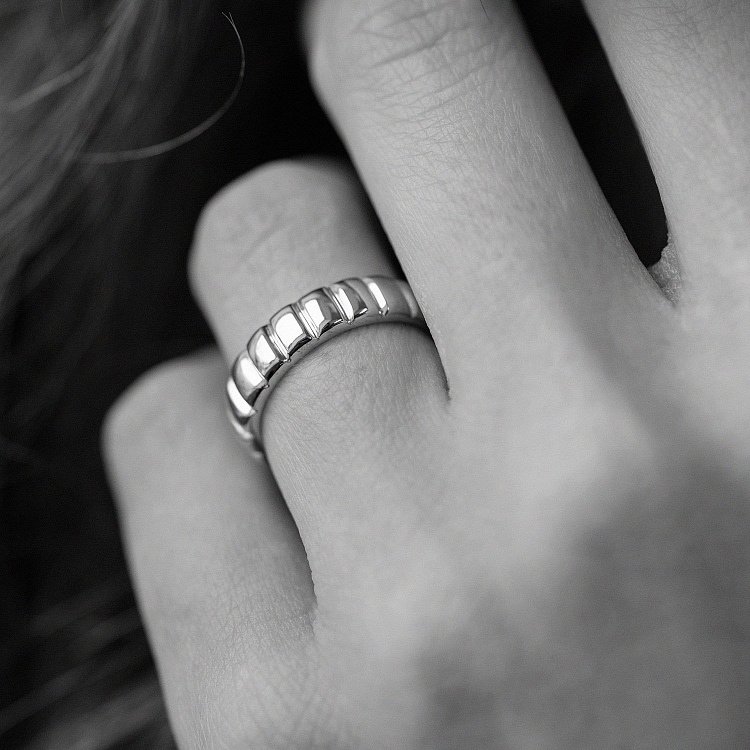 Кольцо "Leone" в белом золоте к08138 от ювелирного магазина Оникс - 3