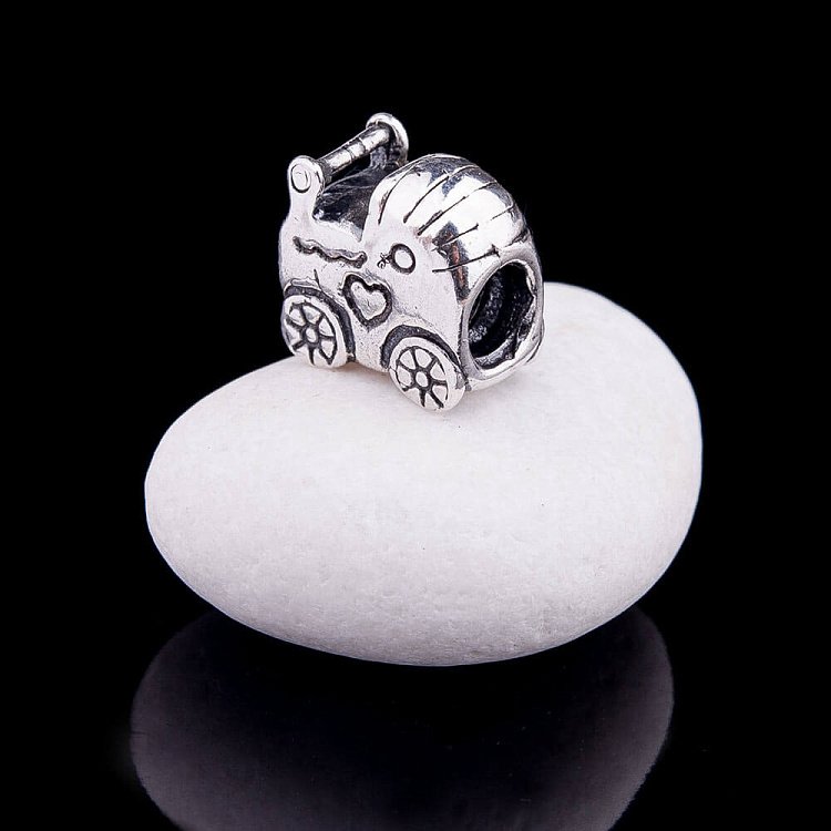 Срібний шарм "Коляска" 132091 від ювелірного магазину Онікс - 2