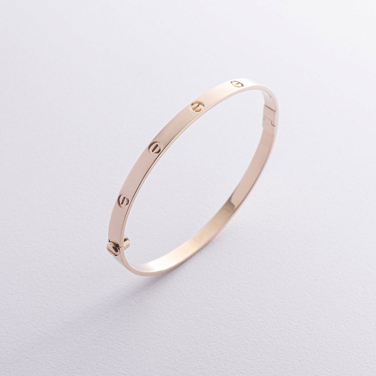 Жесткий браслет "Love" в желтом золоте б04655 от ювелирного магазина Оникс