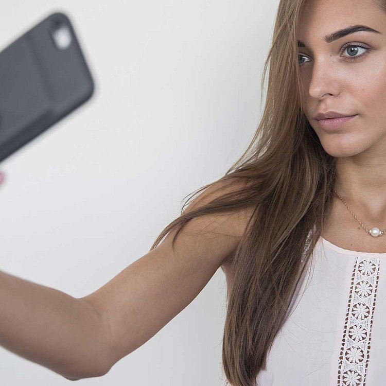 Золоте кольє з культивованими прісноводним перлами і фіанітами 536 від ювелірного магазину Онікс - 4