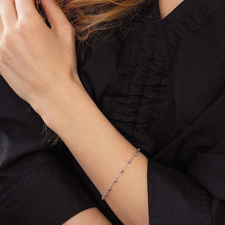 Браслет "Шарики" в белом золоте б05214 от ювелирного магазина Оникс - 1