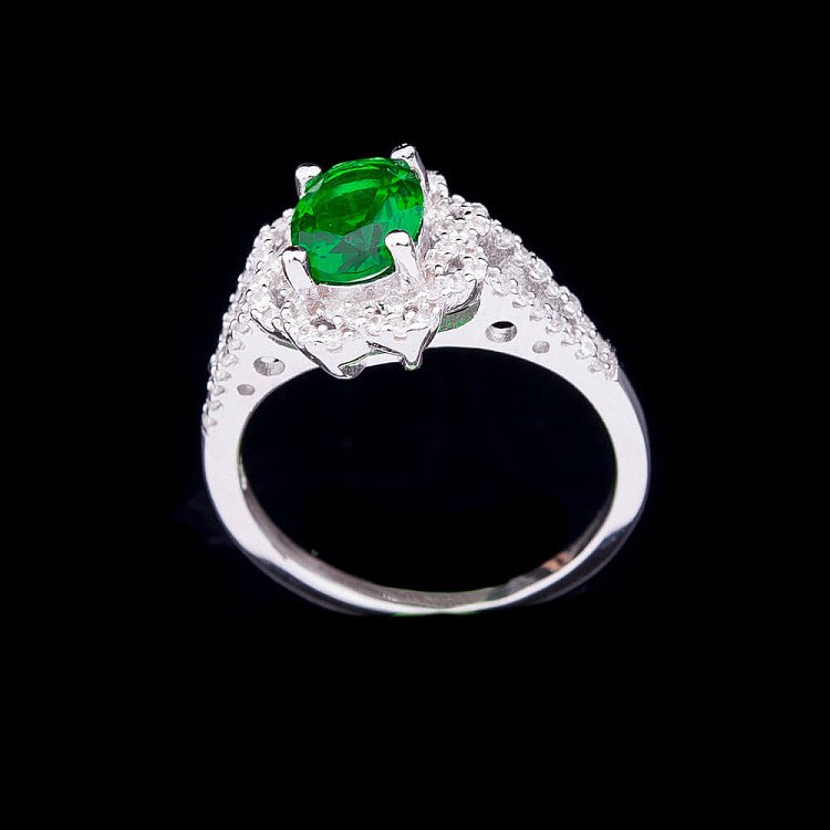 Каблучка з синтетичною шпинеллю зеленого кольору к07 від ювелірного магазину Онікс - 2