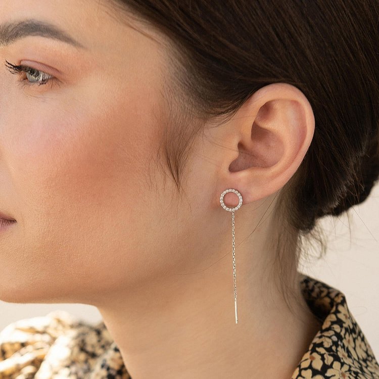 Серебряные серьги - протяжки "Круговорот" с фианитами 122906 от ювелирного магазина Оникс