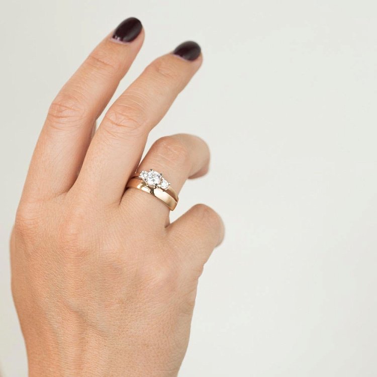 Золотое кольцо с фианитами к05709 - 5 Золотое кольцо с фианитами к05709 от ювелирного магазина Оникс - 5