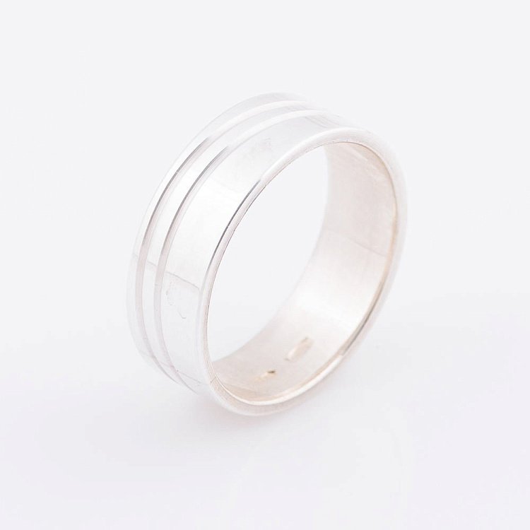 Серебряное обручальное кольцо с узором 11828 Серебряное обручальное кольцо с узором 11828 от ювелирного магазина Оникс