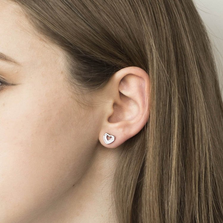 Срібні сережки-пусети "Серця" з фіанітами 121742 від ювелірного магазину Онікс - 4