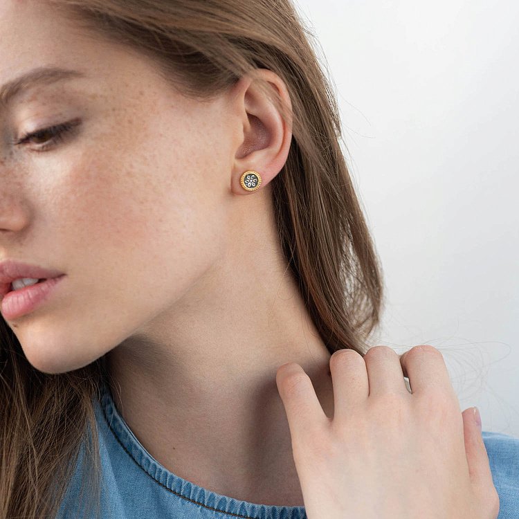 Серьги - пусеты "Цветочки" в серебре (позолота, чернение) 122773 от ювелирного магазина Оникс - 2