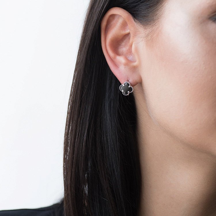 Золоті сережки "Конюшина" з оніксом с05818 від ювелірного магазину Онікс - 3