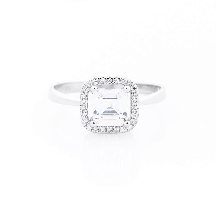 Заручальний срібний перстень з фіанітами 111937 від ювелірного магазину Онікс - 2