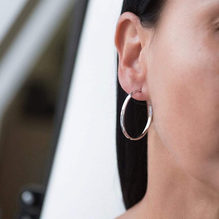 Серебряные серьги-кольца 122255 от ювелирного магазина Оникс - 3