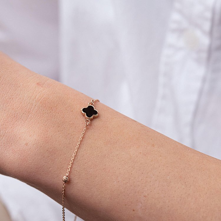 Золотий браслет "Конюшина" (чорна емаль) 820189Еч від ювелірного магазину Онікс - 1