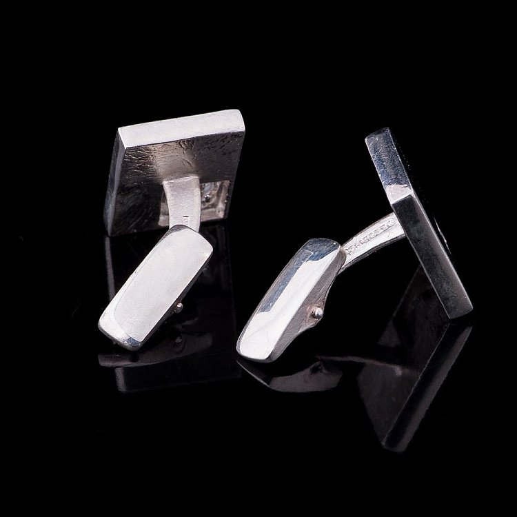 Серебряные запонки с фианитами 25005 от ювелирного магазина Оникс - 2